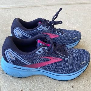 Women’s Brooks Ghost running shoe.